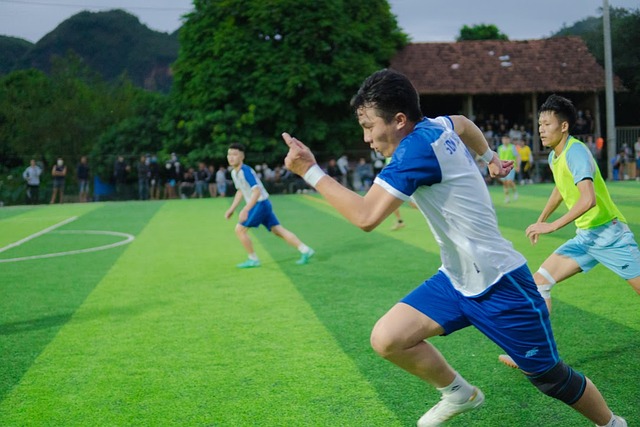 突破重围的 突破重围的